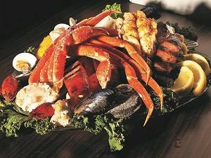 mix & match seafood platter from Jolly Roger Restaurant in Outer Banks